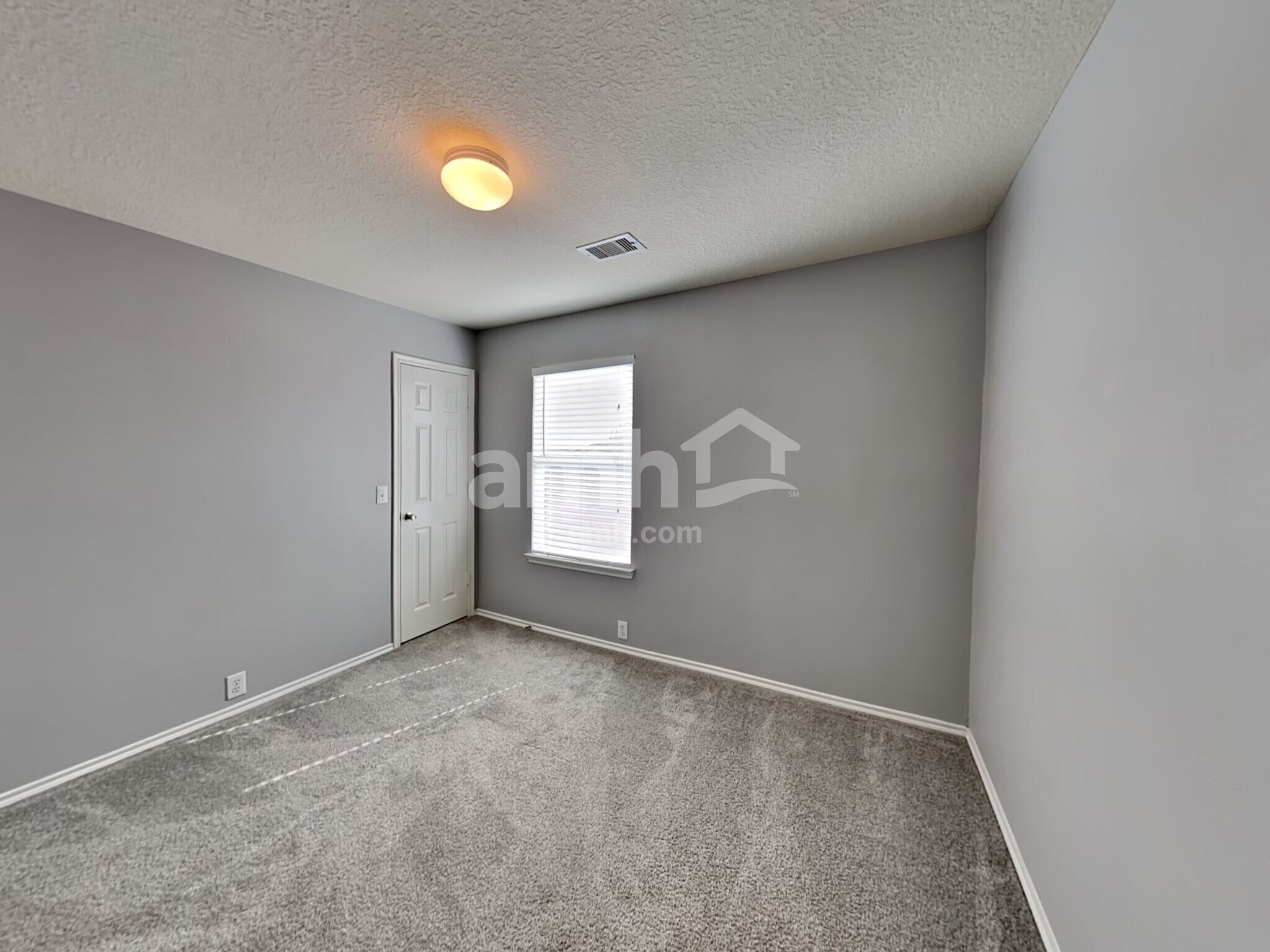 Building Photo - 5926 Baldwin Elm St