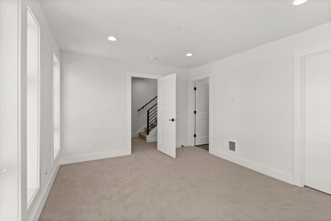 Building Photo - Beautiful Greenwood Townhome with Rooftop ...
