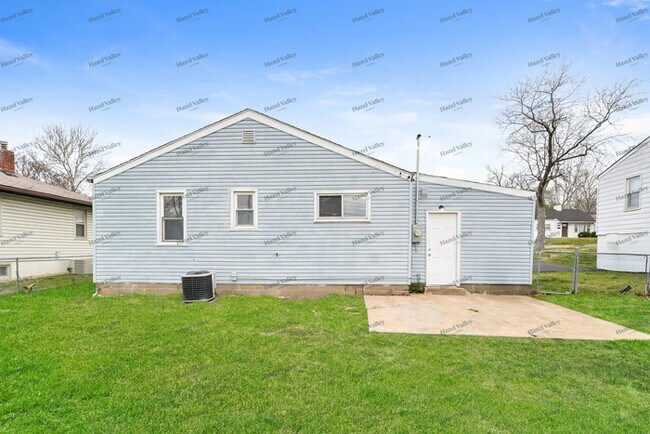 Building Photo - 9528 Ridge Ave