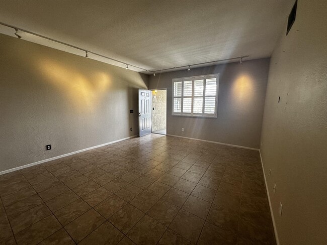 Building Photo - 1344 Paizay Pl