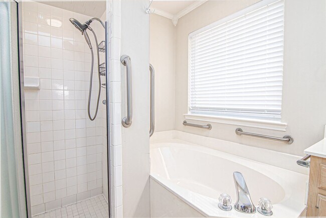 Building Photo - 4432 Lanham St