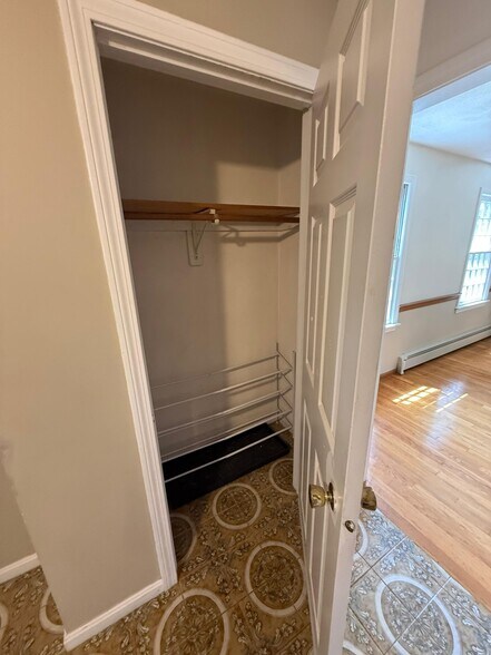 Building Photo - 5 Freeman Cir