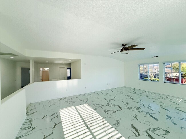Building Photo - 2023 San Antonio Ct
