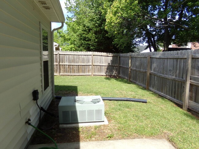 Building Photo - Modern Duplex in Havelock