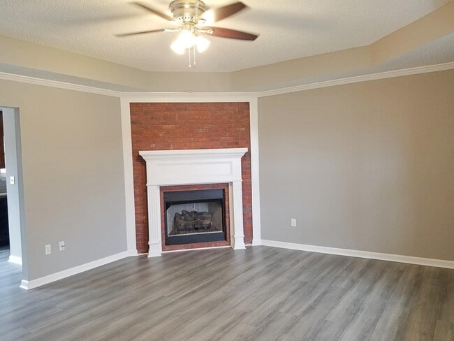 Building Photo - 323 Willow Oak Dr