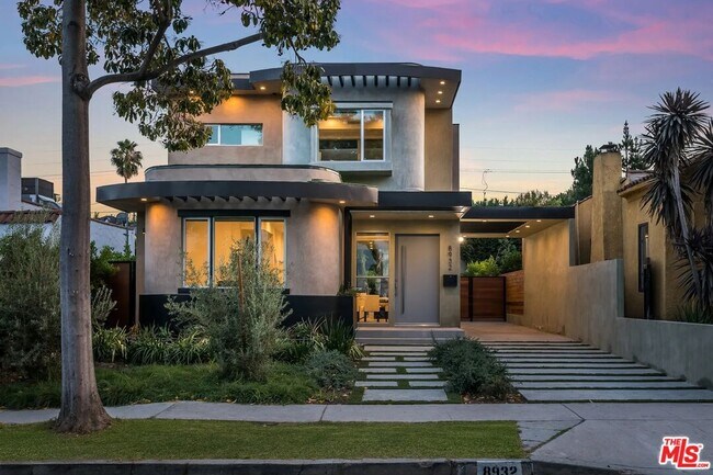 Building Photo - 8932 Dorrington Ave