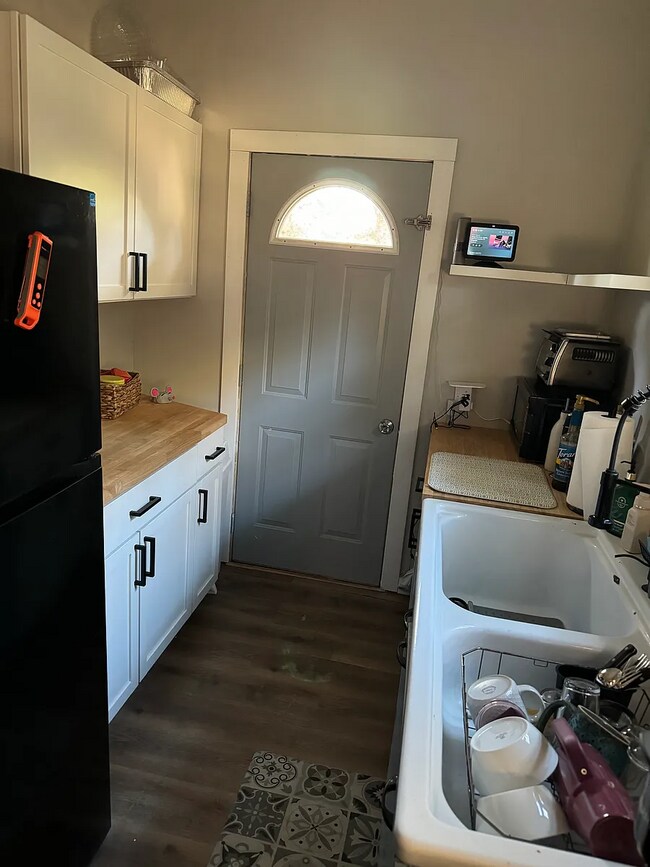 Building Photo - 1103 Franklin St