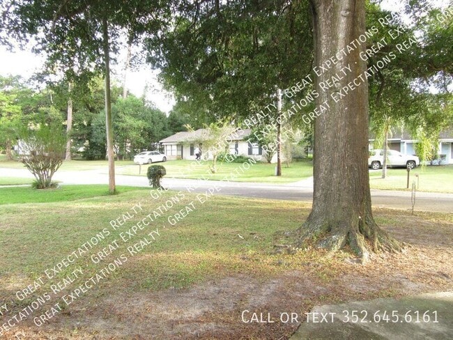 Building Photo - 1309 NE 20th St