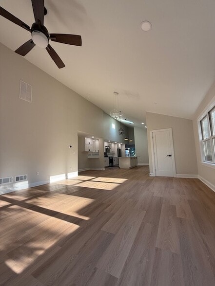 sharing family room - 218 Elizabeth Ave