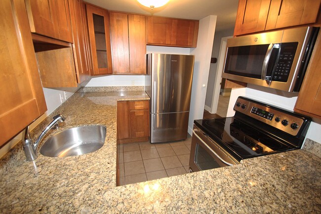 Building Photo - SEATTLE 2 BED, 1 BATH CONDO FOR RENT AVAIL...