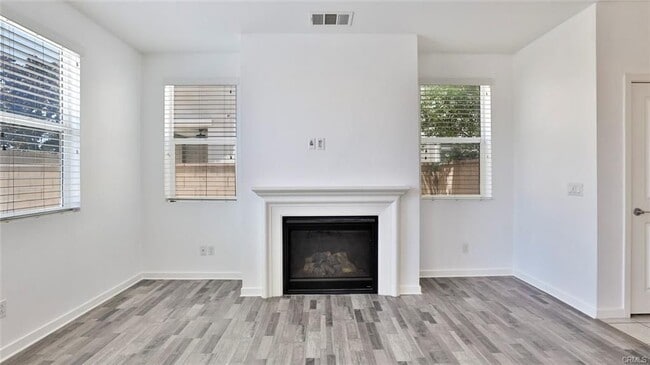 Building Photo - 2832 E Clementine Dr