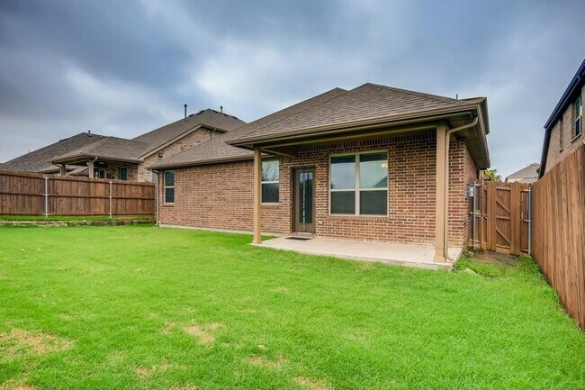 Building Photo - 2753 Calmwood Dr