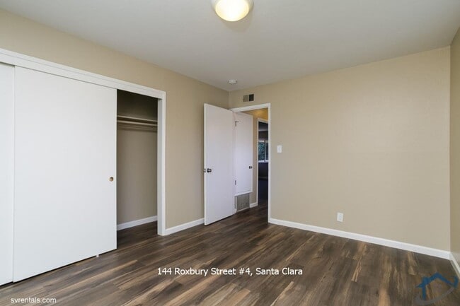 Building Photo - 144 Roxbury St