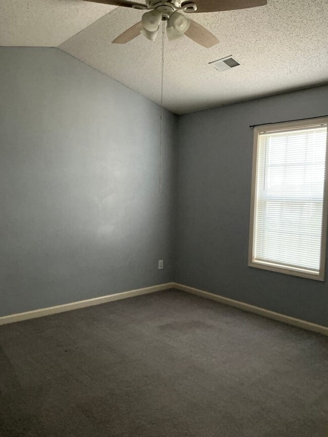 Building Photo - 3-bedroom, 2-bath home in Oglethorpe County is situated on a 1.53 spacious lot with a fenced-in b...