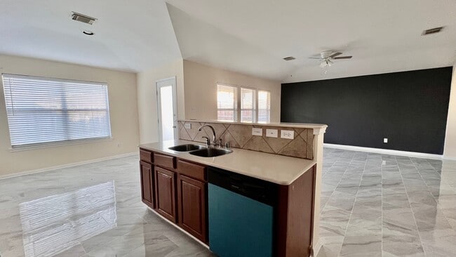 Building Photo - 7710 Sapulpa Ln