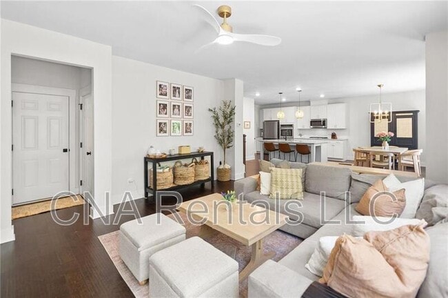 Building Photo - 178 Crestbrook Wy