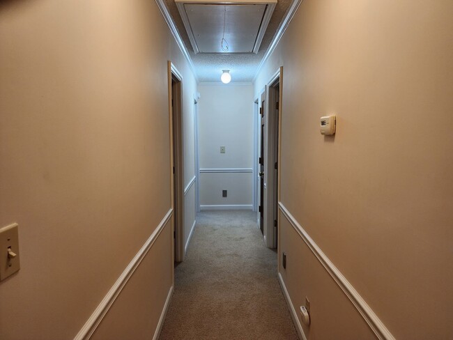 Building Photo - Hidden Gem