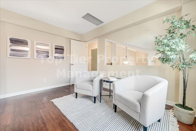 Building Photo - ***Beautiful 3 bed / 2.5 bath / 1,975 sqft House in the Vista/Shadowridge Neighborhood - Availabl...