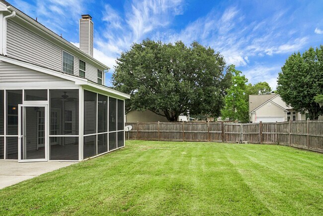 Building Photo - Gorgeous, 2 story, 4 BR, 2.5 BA Home with Fenced Yard near Magnolia Gardens