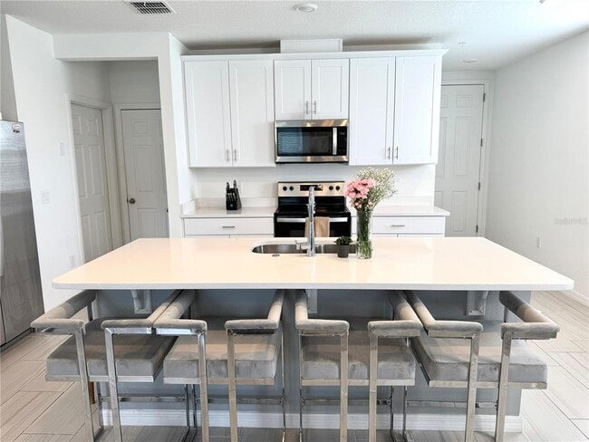 Building Photo - 2013 Crape Jasmine Ln