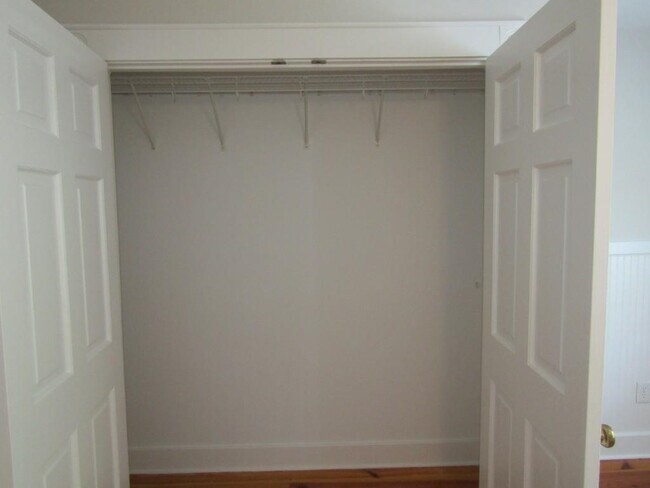 Building Photo - 703 Tradewind Ct
