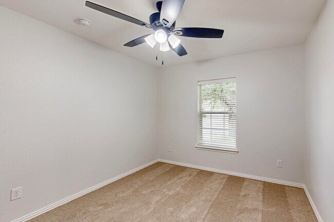 Building Photo - 123 Hackberry Trail
