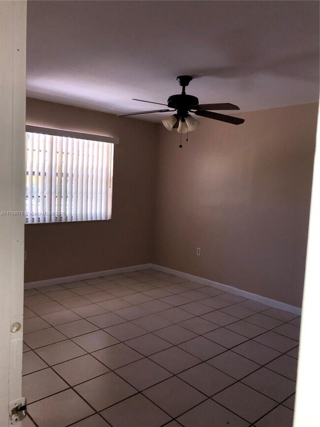 Building Photo - 15421 SW 81st Cir Ln