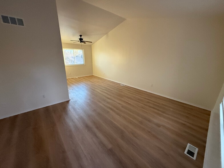 Building Photo - 5380 S Prescott St