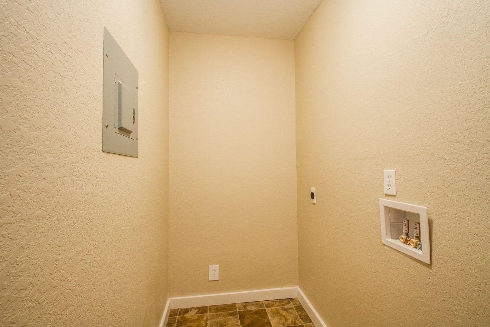 Building Photo - 526 Cooper St