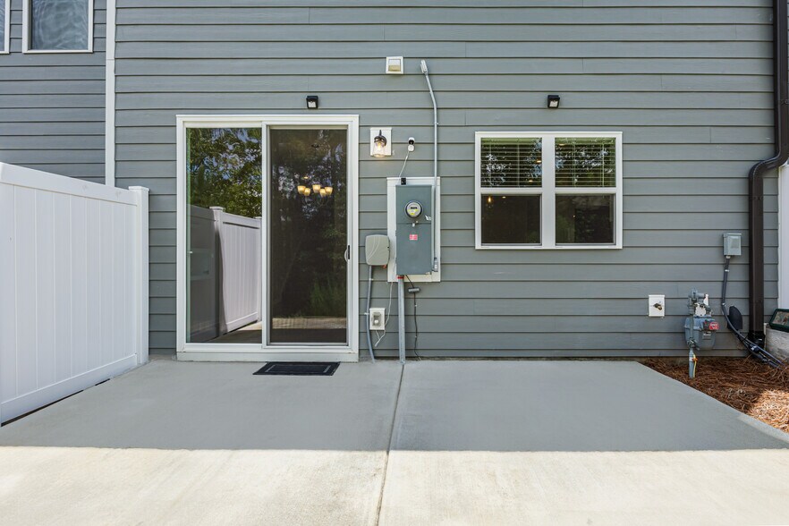 Building Photo - 529 Madison Falls Ct
