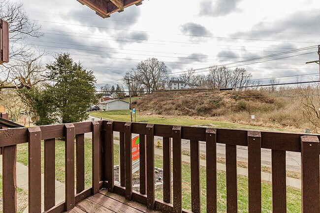 Building Photo - 422 S Miami Ave