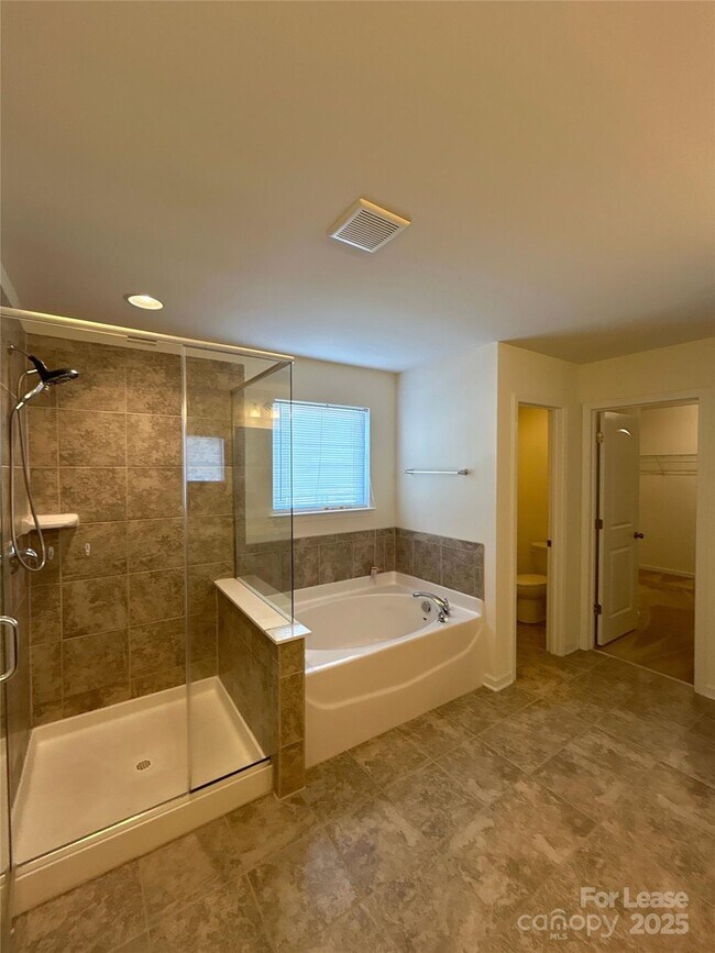 Building Photo - 6091 Starnes Dr