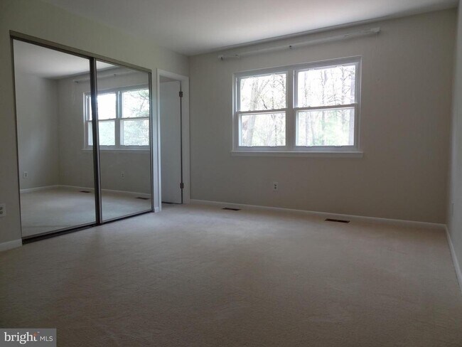 Building Photo - 1627 Severn Run Ct