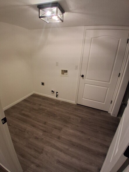 Building Photo - 5600 3100 S