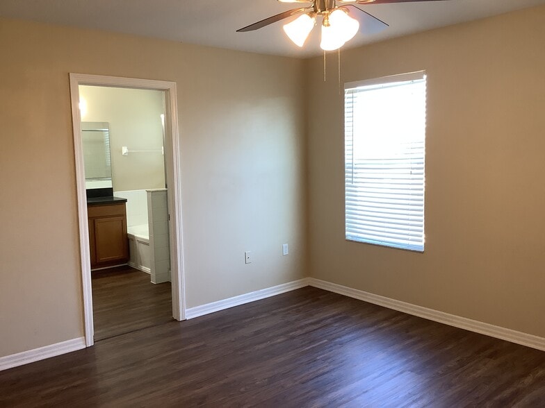 Building Photo - 7722 Maroon Peak Dr