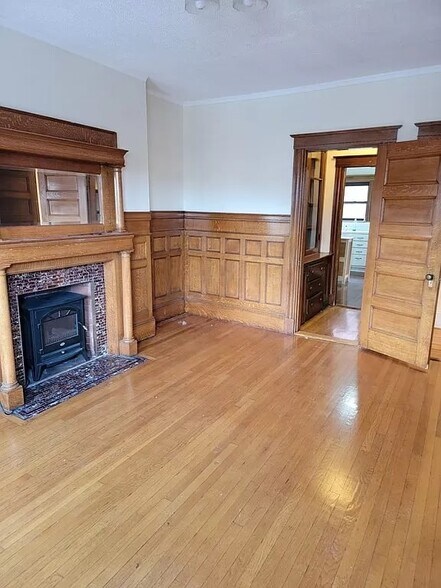 Building Photo - 1855 Beacon St