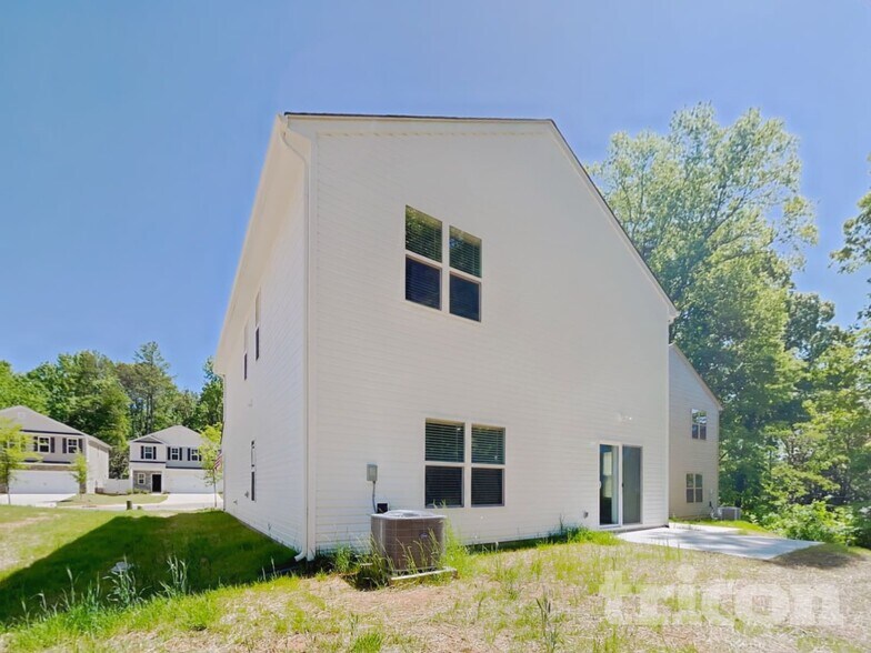 Building Photo - 228 Spring Knoll Dr