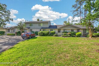 Building Photo - 7701 Baymeadows Cir W