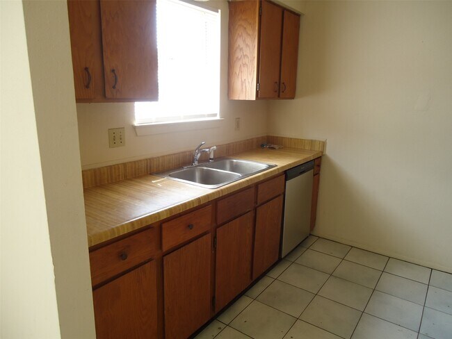 Building Photo - 18719 Lippizaner Dr