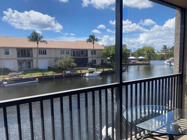 Building Photo - 1 Royal Palm Way