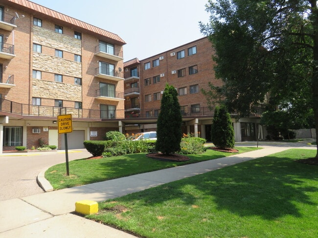 Building Photo - 2317 N Neva Ave