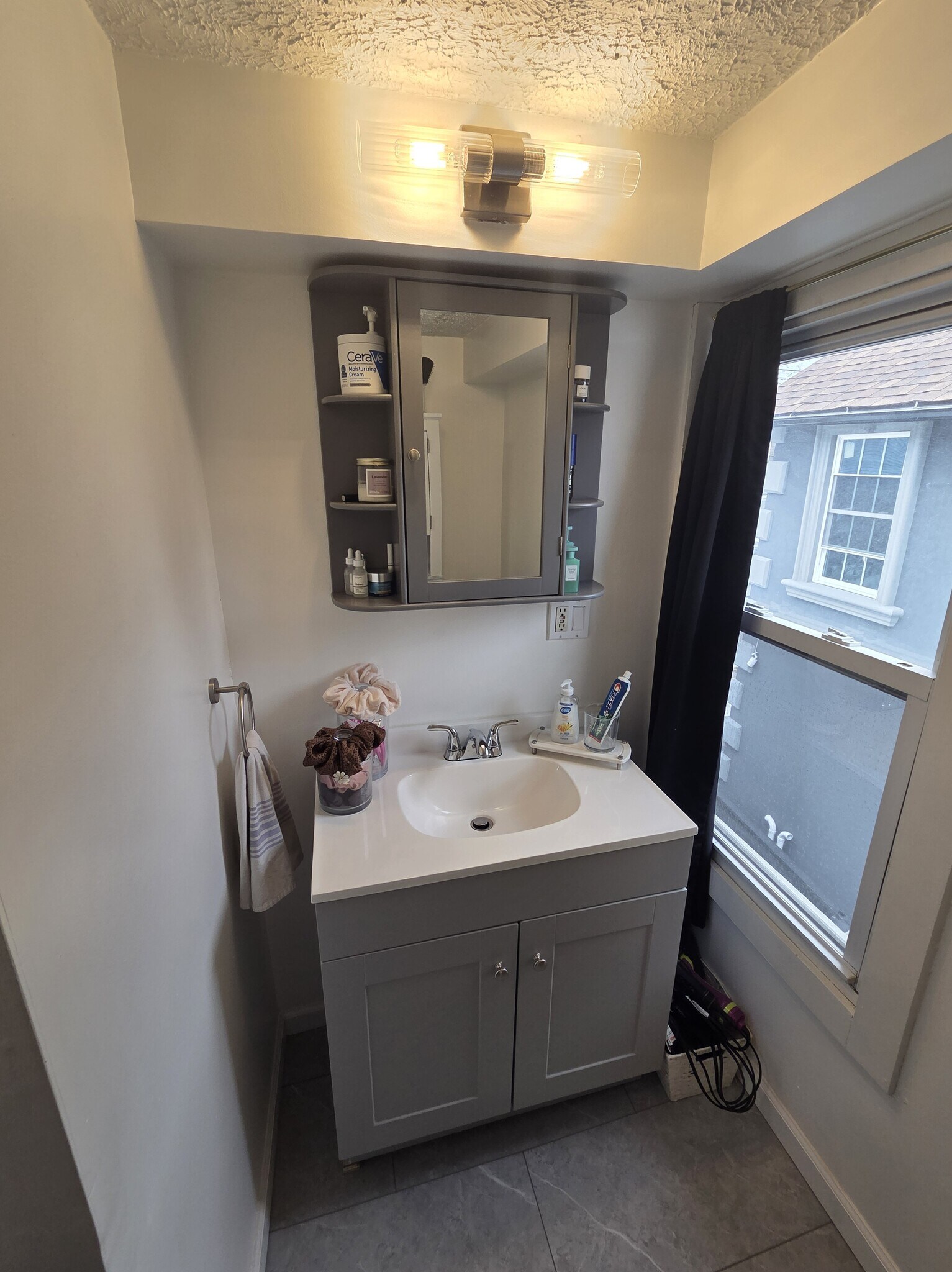 Building Photo - 400 Bennett St