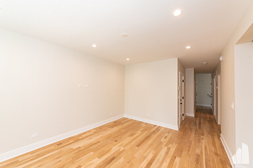Building Photo - 4955 N Seeley Ave
