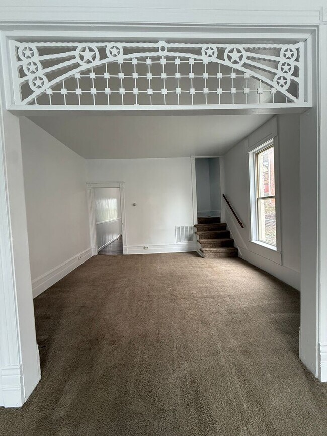 Building Photo - 227-229 S Washington