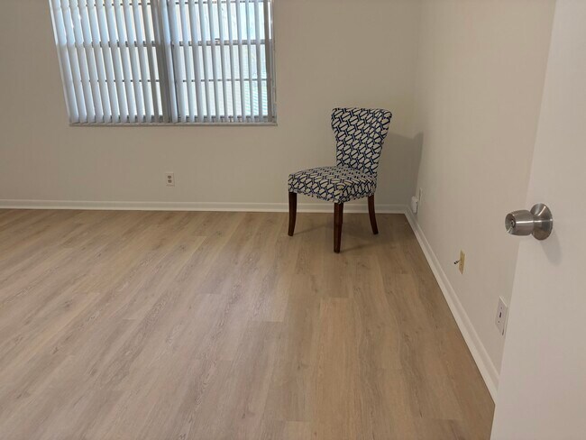 Building Photo - 2303 Lucaya Ln