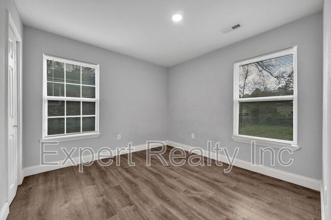 Building Photo - 532 Athens Ct