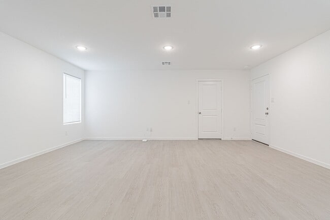 Building Photo - BRAND NEW 4 BD/2 BA Home Located off 211/Potranco RD! Available NOW!