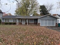 Building Photo - 3, 6 or 9 Month Furnished Rental in Brentw...