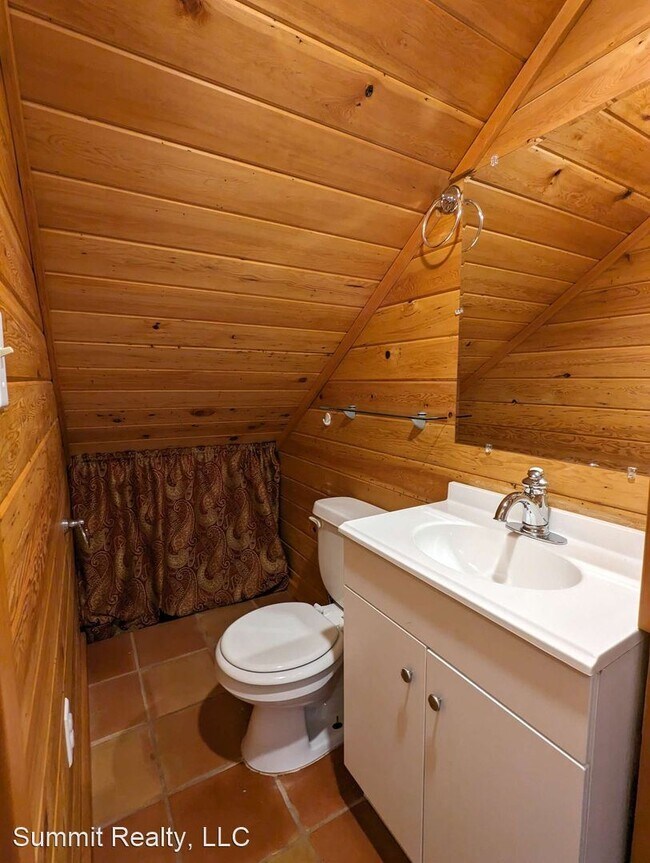 Building Photo - 3 br, 1.5 bath House - 17095 Glacier Hwy
