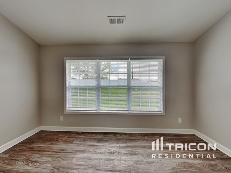 Building Photo - 112 Maple Crest Dr